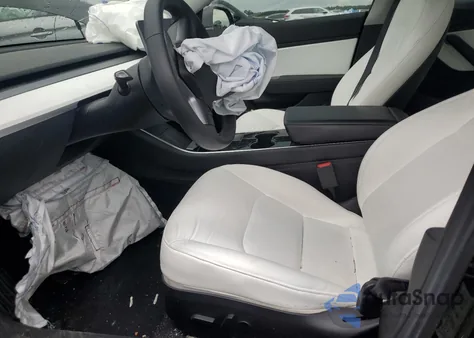 2019 Tesla Model 3 from USA, damaged, VIN 5YJ3E1EB9KF390552